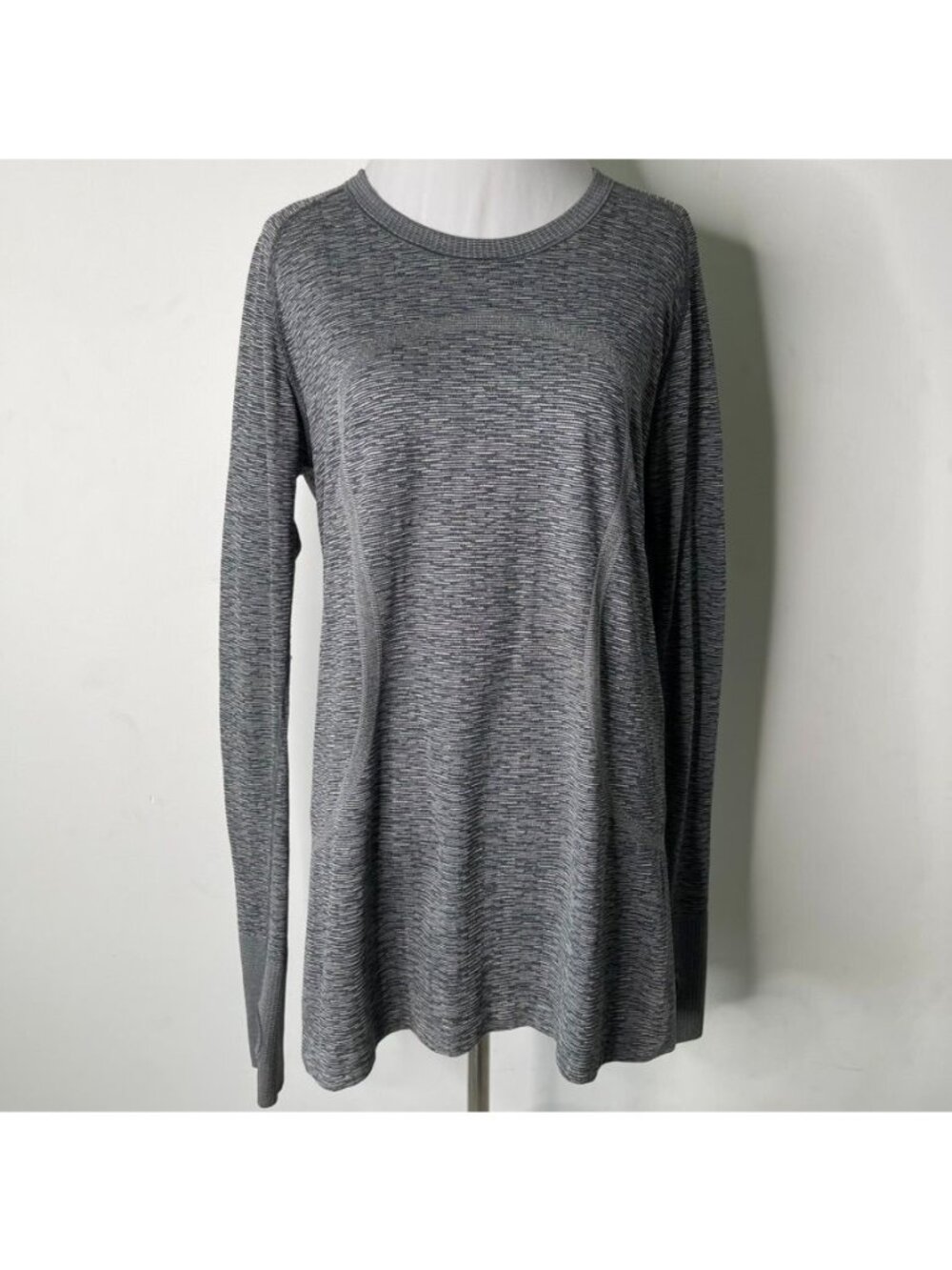 Lululemon Swiftly Tech Long Sleeve Shirt Size 12 Gray Space Dye Crew Neck Top